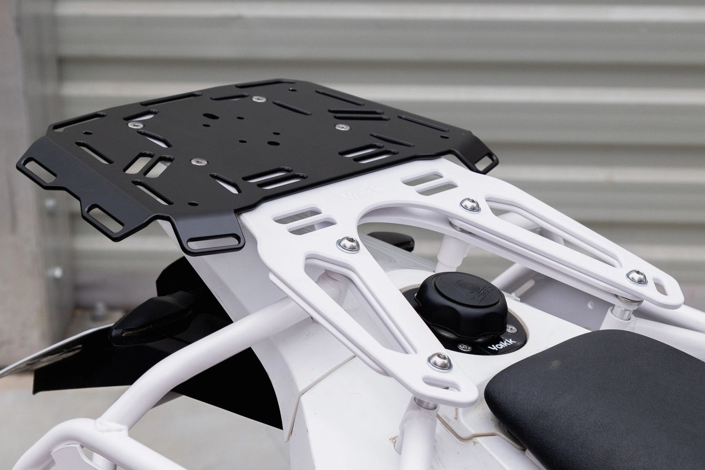Yakk EXP - Luggage Plate for Soft Luggage - Black - Husqvarna 701 Enduro/Supermoto (16-25), GAS GAS ES SM 700 (22-25)