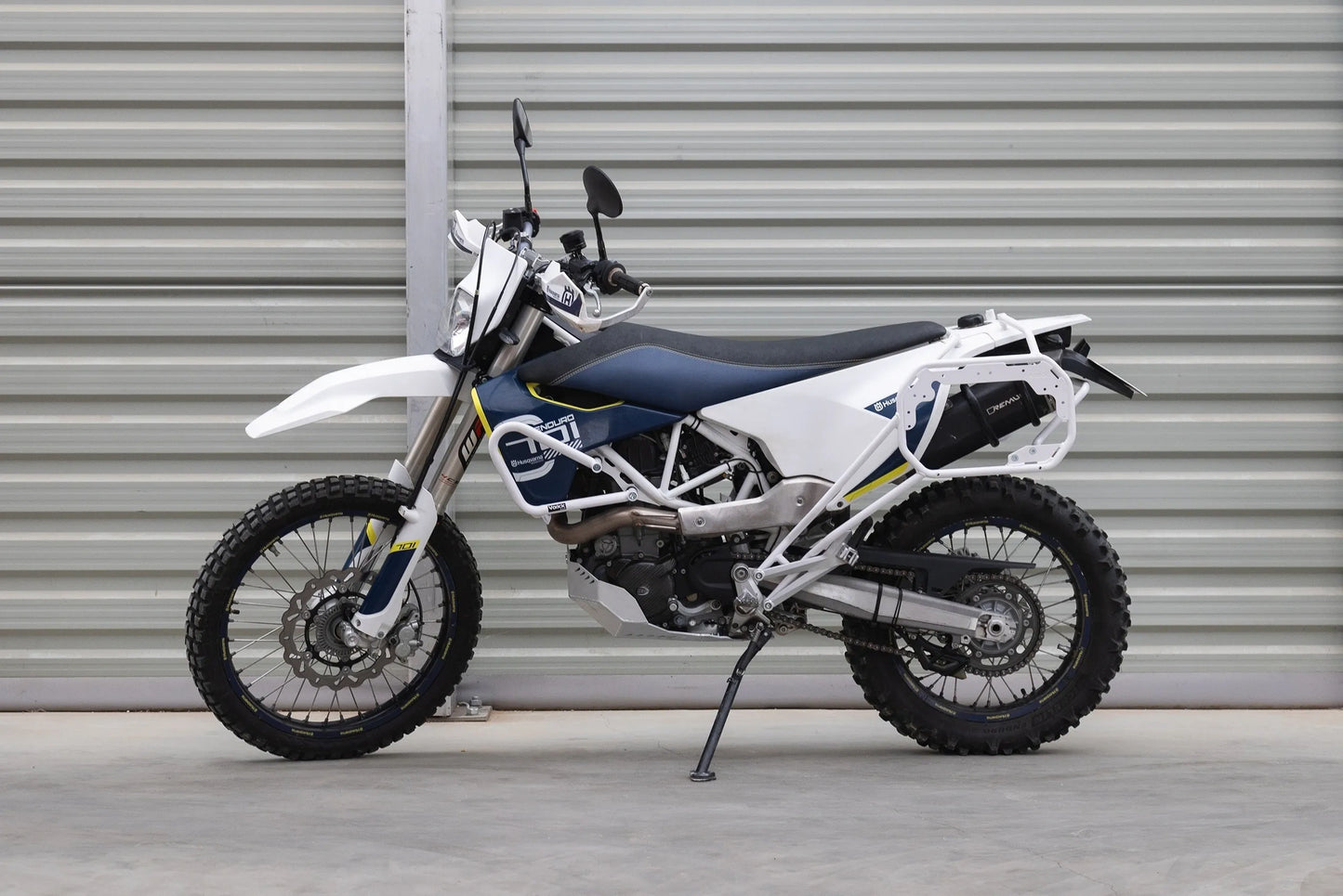 Yakk EXP - Crash Bar - White - Husqvarna 701 Enduro/Supermoto (16-25), KTM 690 (19-25), Gas Gas 700 ES/SM (22-25)
