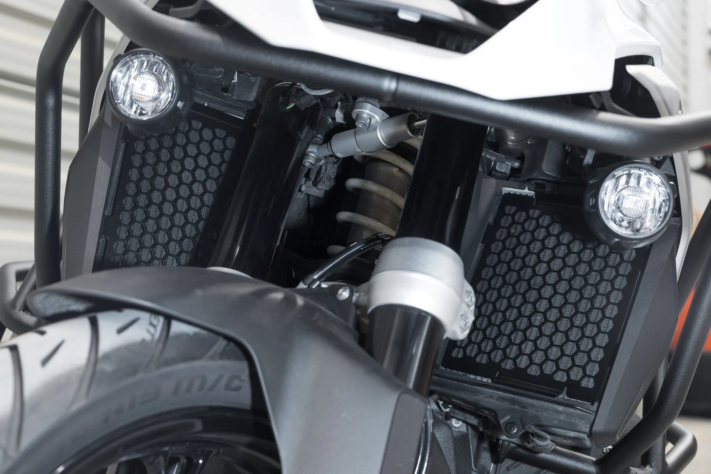 Yakk EXP - Radiator Guard - Black - BMW R 1300 GS (23-25)