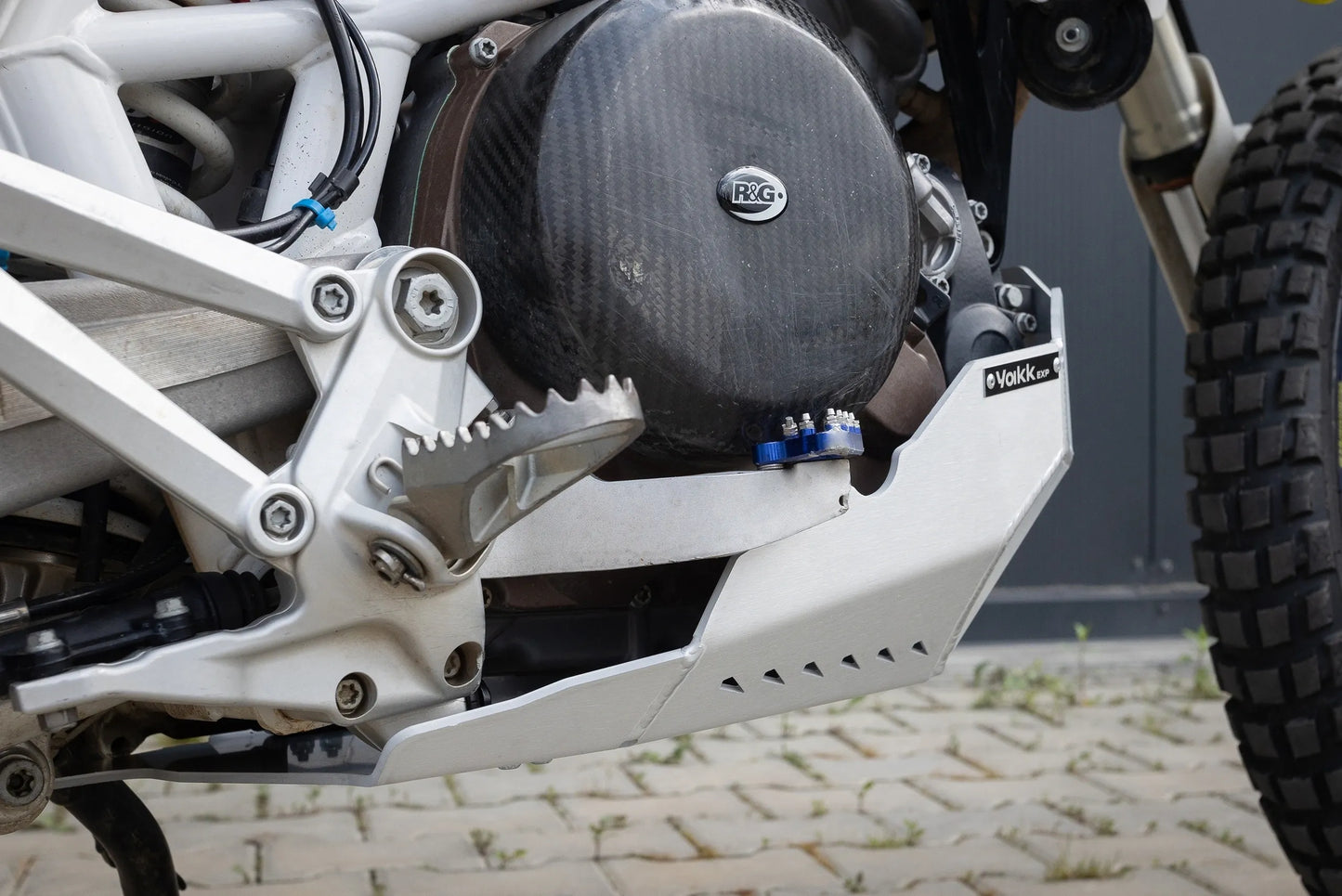 Yakk EXP -Skid plate - Satin Natural Aluminum - Husqvarna 701 Supermoto/Enduro (16-25), KTM SMC 690 R (19-25), KTM Enduro 690 R (19-25), Gas Gas 700 ES/SM (22-25)