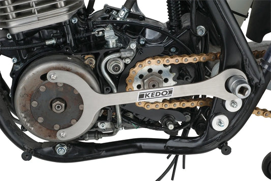 HD Flywheel Holder Tool - Uses Swingarm Nut as Support - XT500 TT500 SR500 SR400