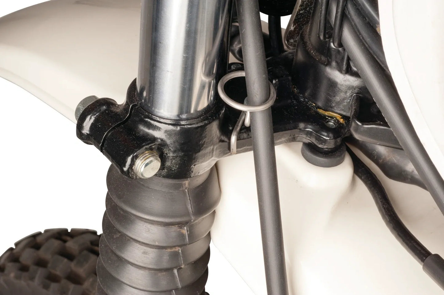 Cable Guide - for Speedometer Cable - Mounting on Lower Triple Clamp - XT250