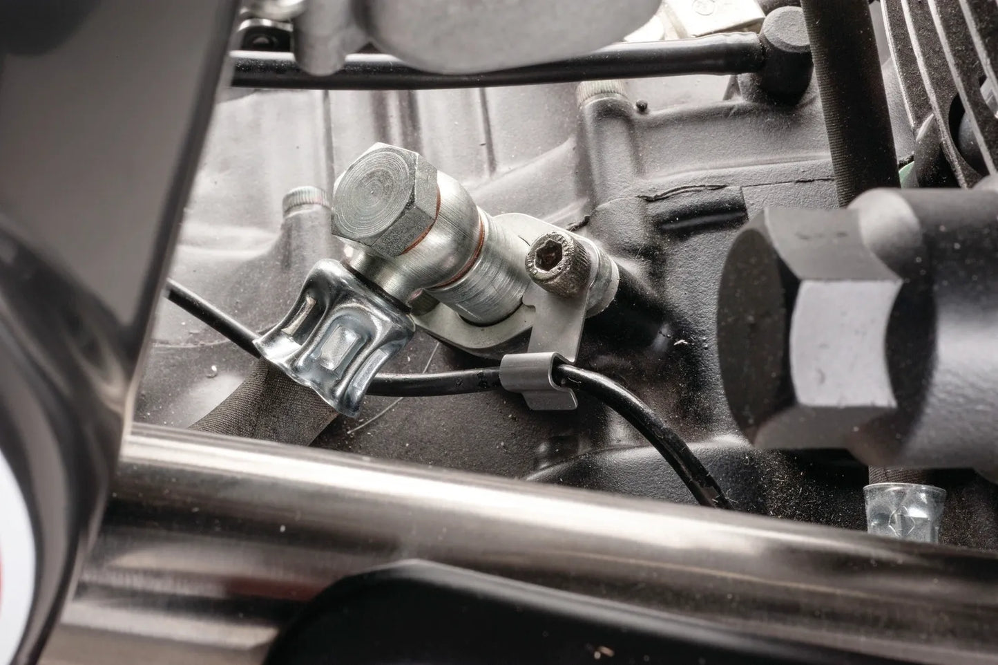 Breaker Contact - Cable Guide at Top of Motor - Stainless Steel - XT500 TT500
