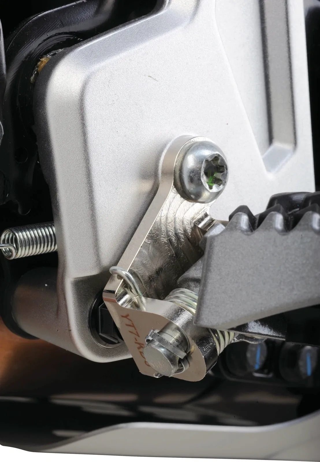 KEDO Footpeg Lowering Brackets - Kit - Stainless Steel - T700 Ténéré700 (XTZ690)