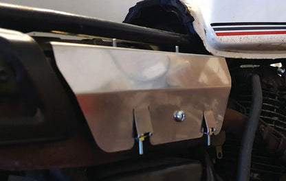 Retaining Bracket/Heat Shield - for Right Side Cover - XT250