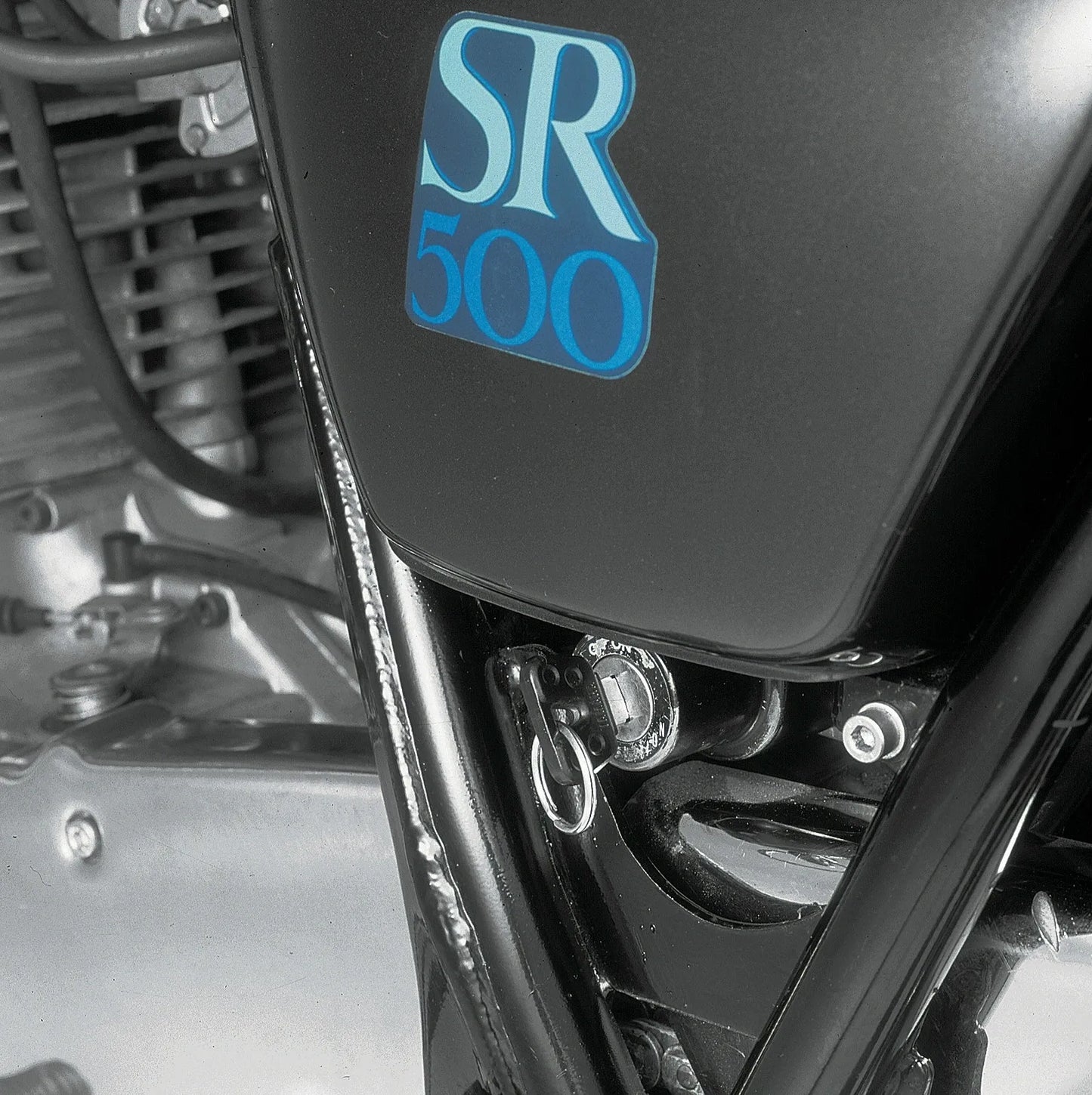 Vintage Ignition Switch Mounting Bracket - Aluminum Black Coated - for Mounting the Original Ignition Switch in Lower Frame Triangle - SR500