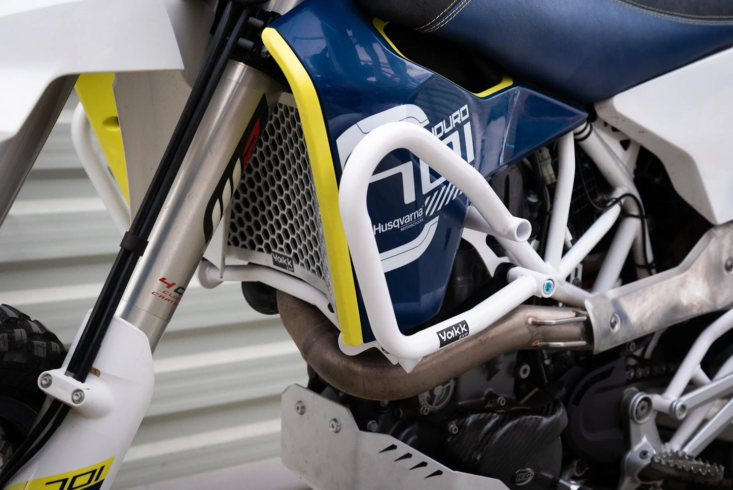 Yakk EXP - Crash Bar - White - Husqvarna 701 Enduro/Supermoto (16-25), KTM 690 (19-25), Gas Gas 700 ES/SM (22-25)