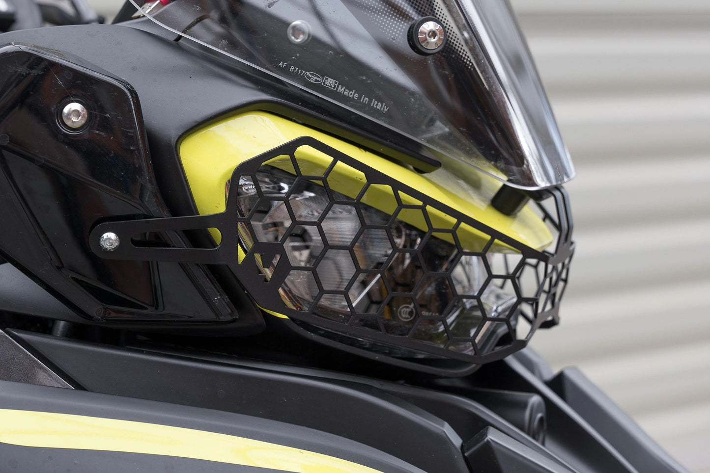 Yakk EXP - Headlight Guard - Black - Benelli TRK 702 702X (22-26)