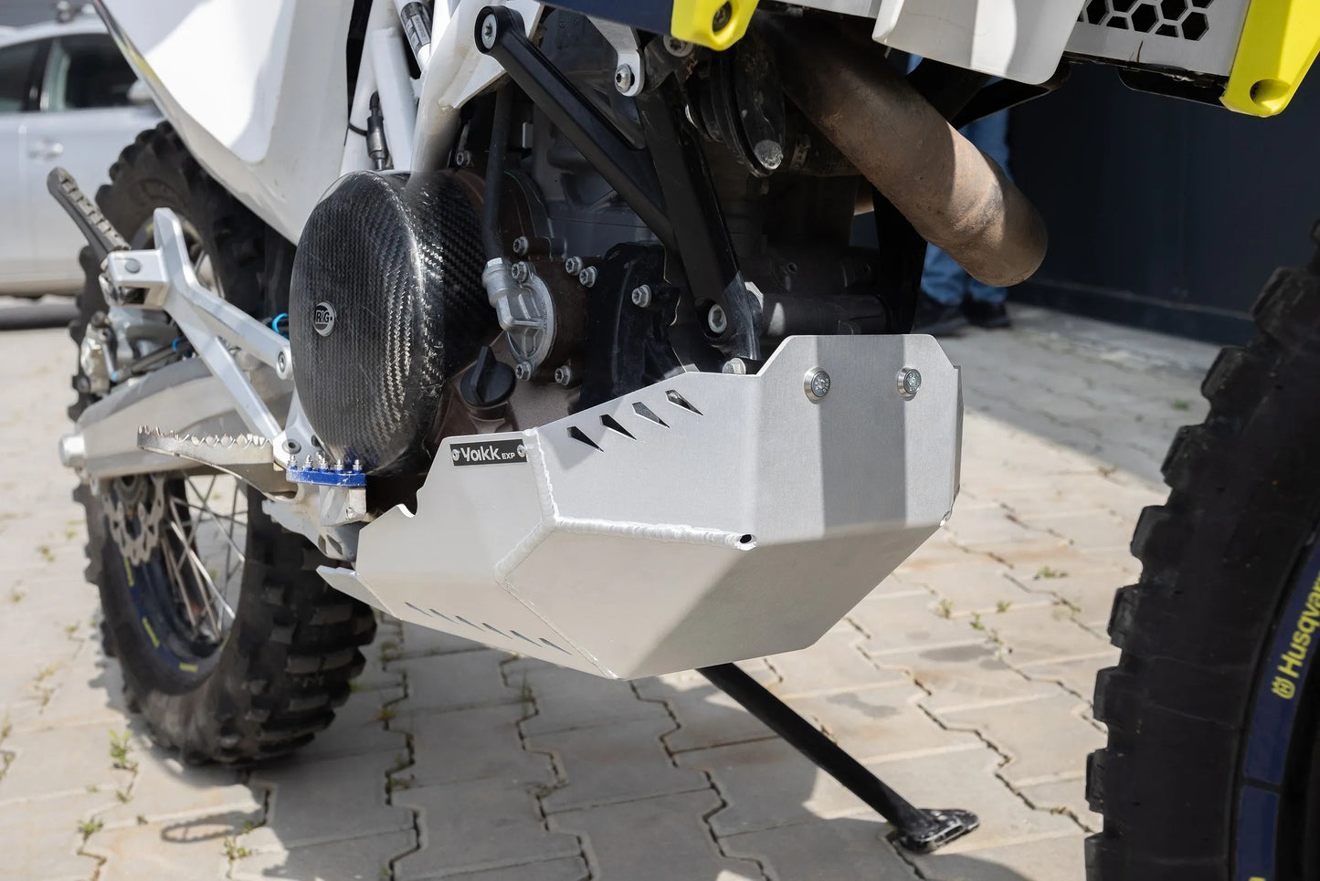 Yakk EXP -Skid plate - Satin Natural Aluminum - Husqvarna 701 Supermoto/Enduro (16-25), KTM SMC 690 R (19-25), KTM Enduro 690 R (19-25), Gas Gas 700 ES/SM (22-25)