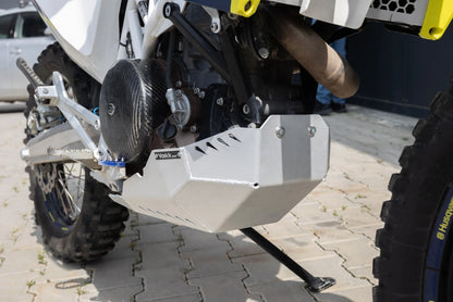 Yakk EXP -Skid plate - Satin Natural Aluminum - Husqvarna 701 Supermoto/Enduro (16-25), KTM SMC 690 R (19-25), KTM Enduro 690 R (19-25), Gas Gas 700 ES/SM (22-25)