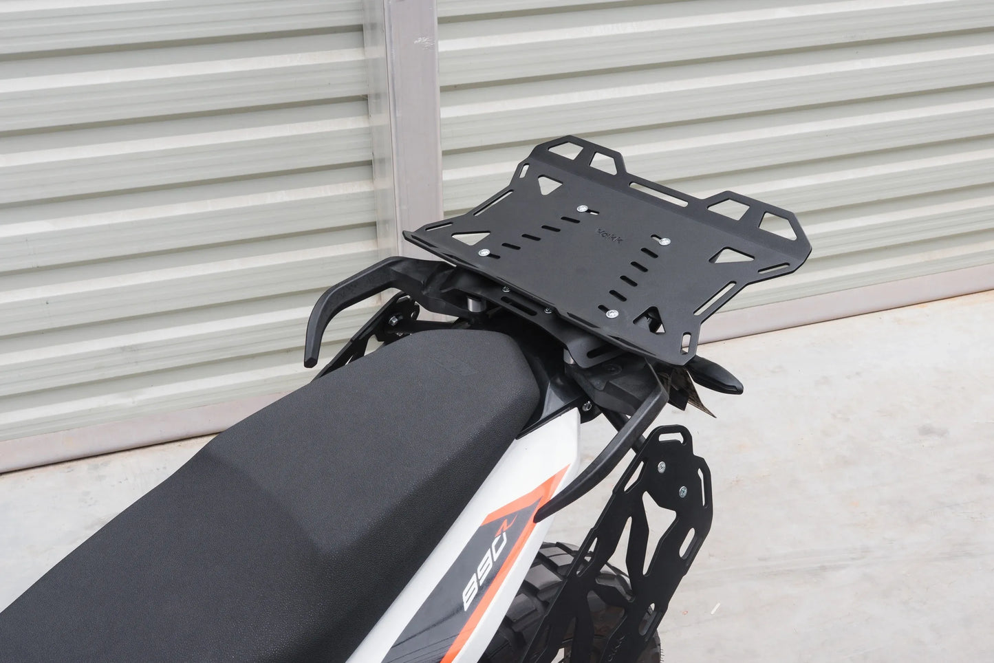 Yakk EXP - Motorcycle Luggage Top/Rear Plate - Black - KTM 790 Adventure (19-22), KTM 890 Adventure (21-22) BMW 900 GS (24-25) YAMAHA T7 Tenere 700 (19-24), YAMAHA T7 Tenere World Raid (22-24)