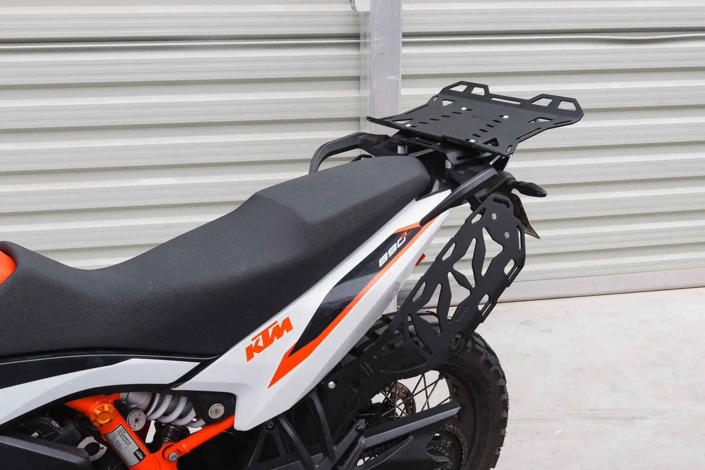 Yakk EXP - Motorcycle Luggage Top/Rear Plate - Black - KTM 790 Adventure (19-22), KTM 890 Adventure (21-22) BMW 900 GS (24-25) YAMAHA T7 Tenere 700 (19-24), YAMAHA T7 Tenere World Raid (22-24)