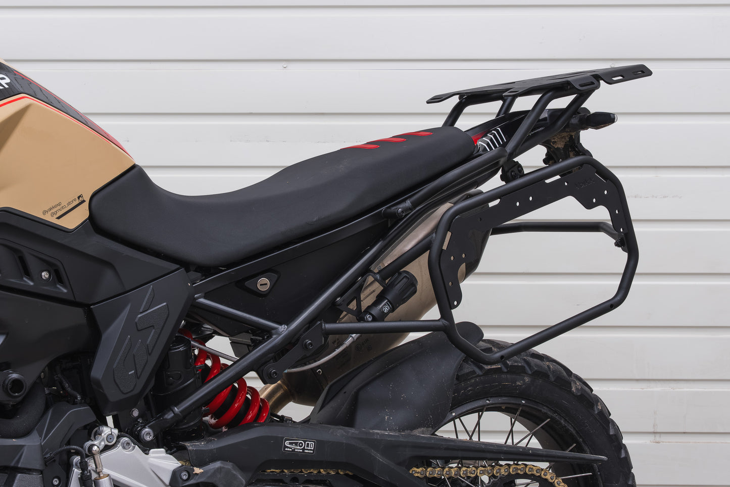 Yakk EXP - Side Carrier Rack - Black - BMW F900 GS (24-26)
