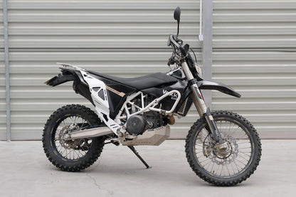 Yakk EXP - Side Pannier Luggage Rack - Aluminum - Husqvarna 701 Enduro/Supermoto (16-25)