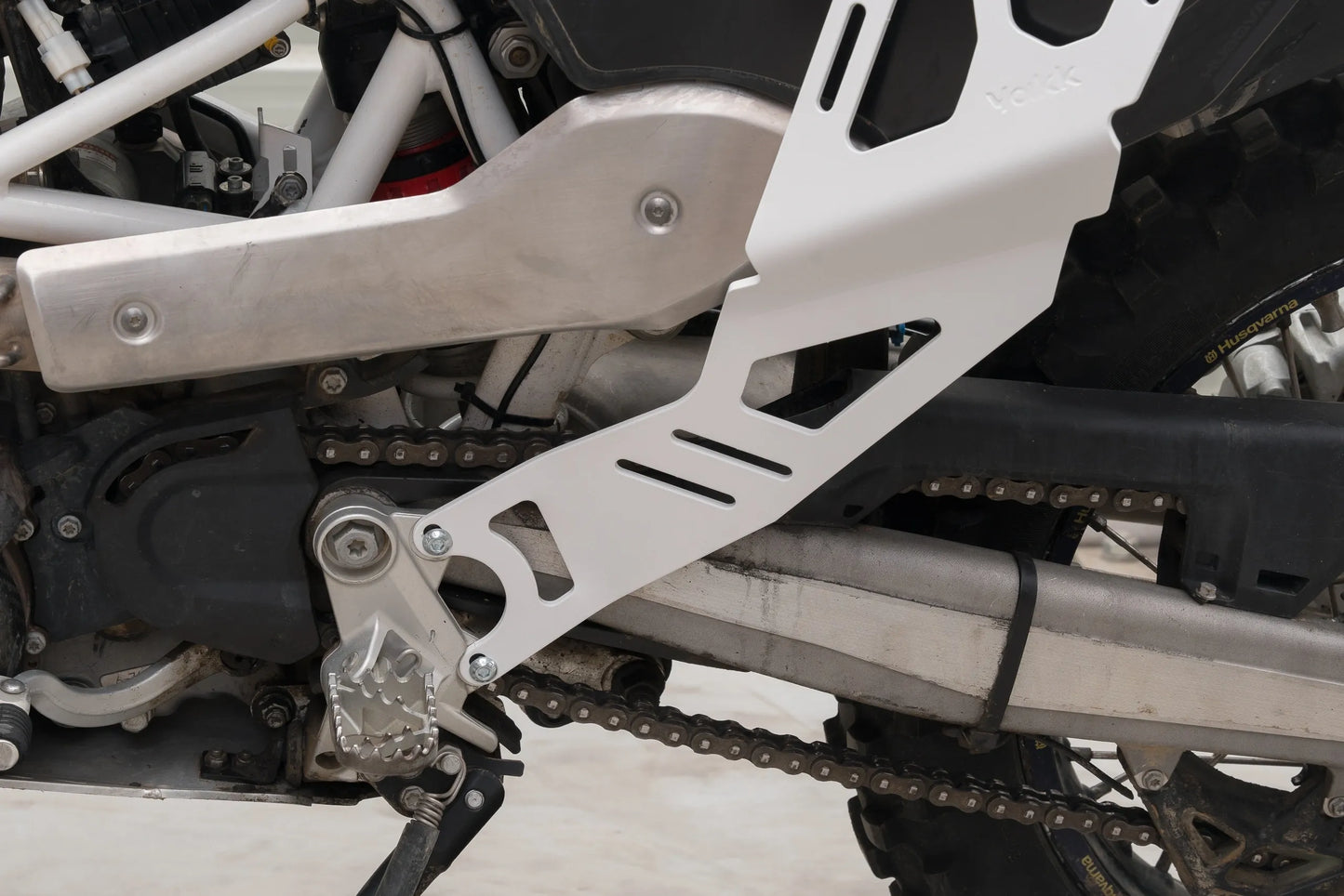Yakk EXP - Side Pannier Luggage Rack - Aluminum - Husqvarna 701 Enduro/Supermoto (16-25)