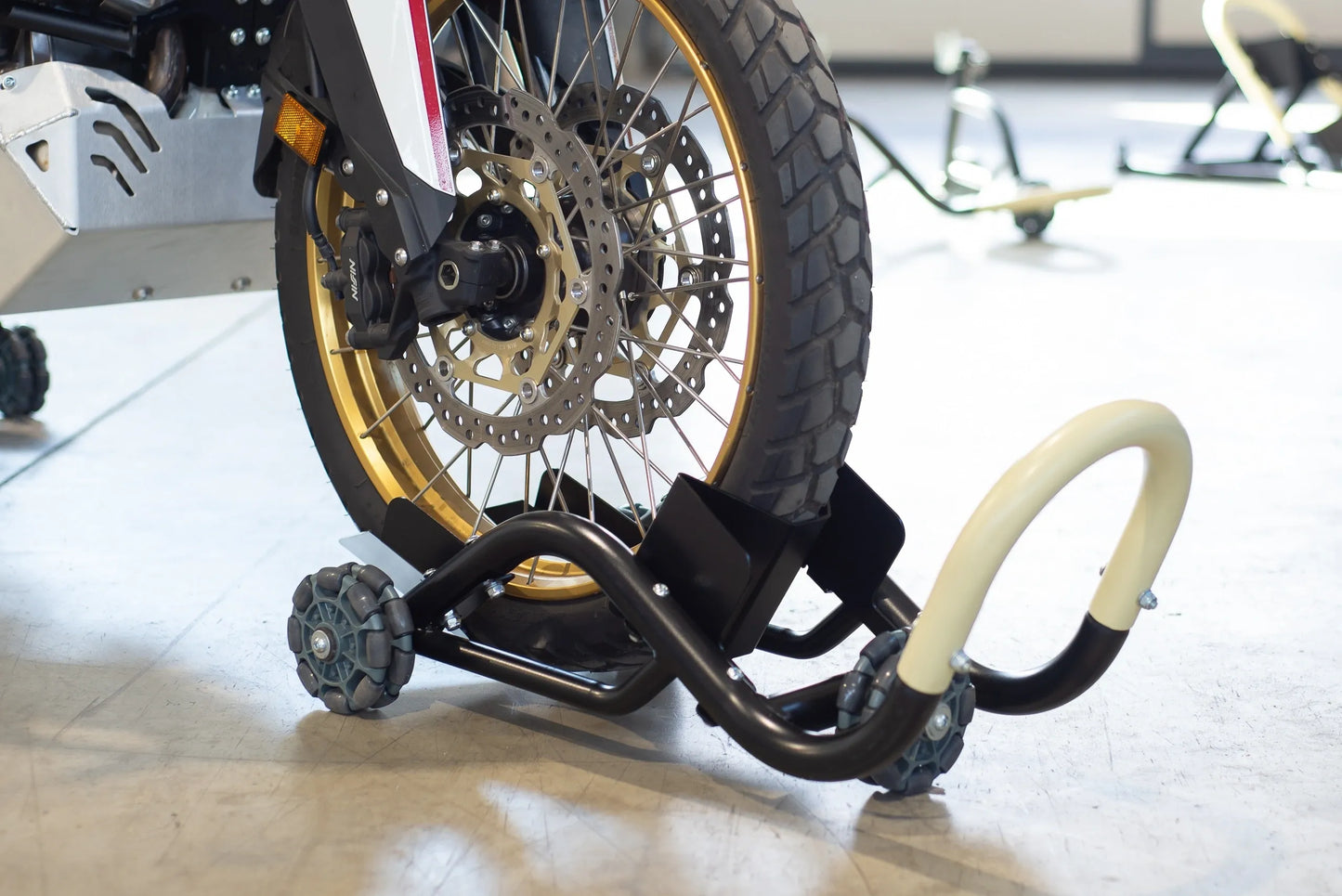 Yakk EXP 'AXEL' - Premium Motorcycle Front Stand - Multi Wheel/Omni Wheel Stand - Holder - Universal